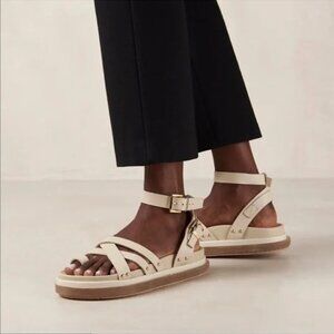 ALOHAS Buckle Up Gladiator Sandals